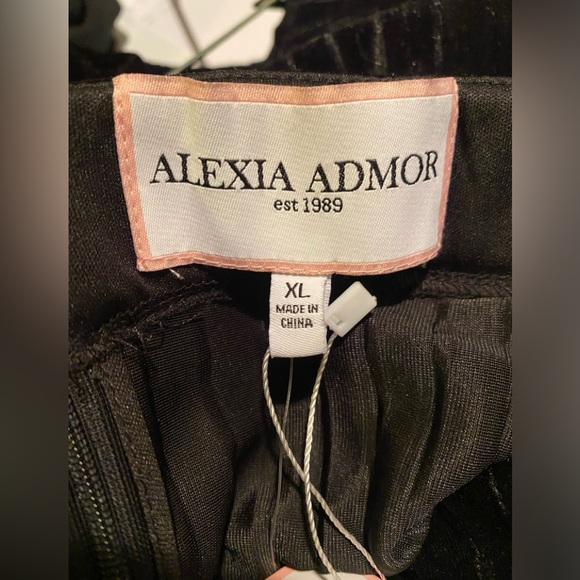 NWT Alexia Admor Black Velvet Pleated Midi Length Skirt Holiday Christmas - Picture 5 of 8